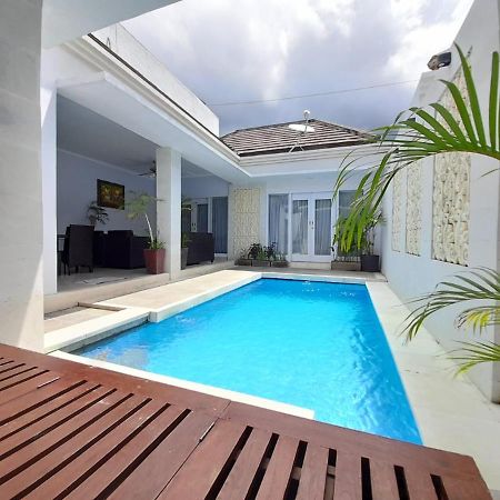 The Kayuputih Villa Lovina Exterior foto