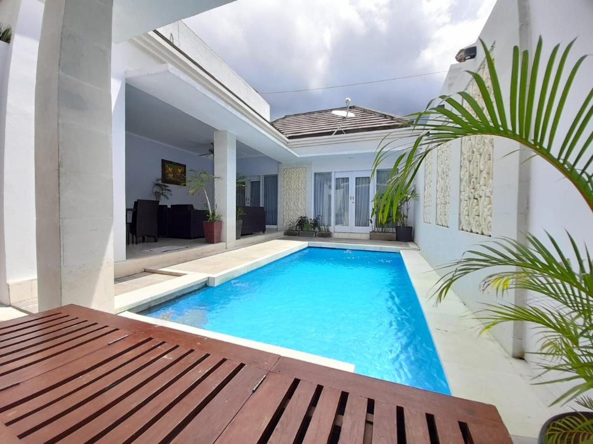 The Kayuputih Villa Lovina Exterior foto