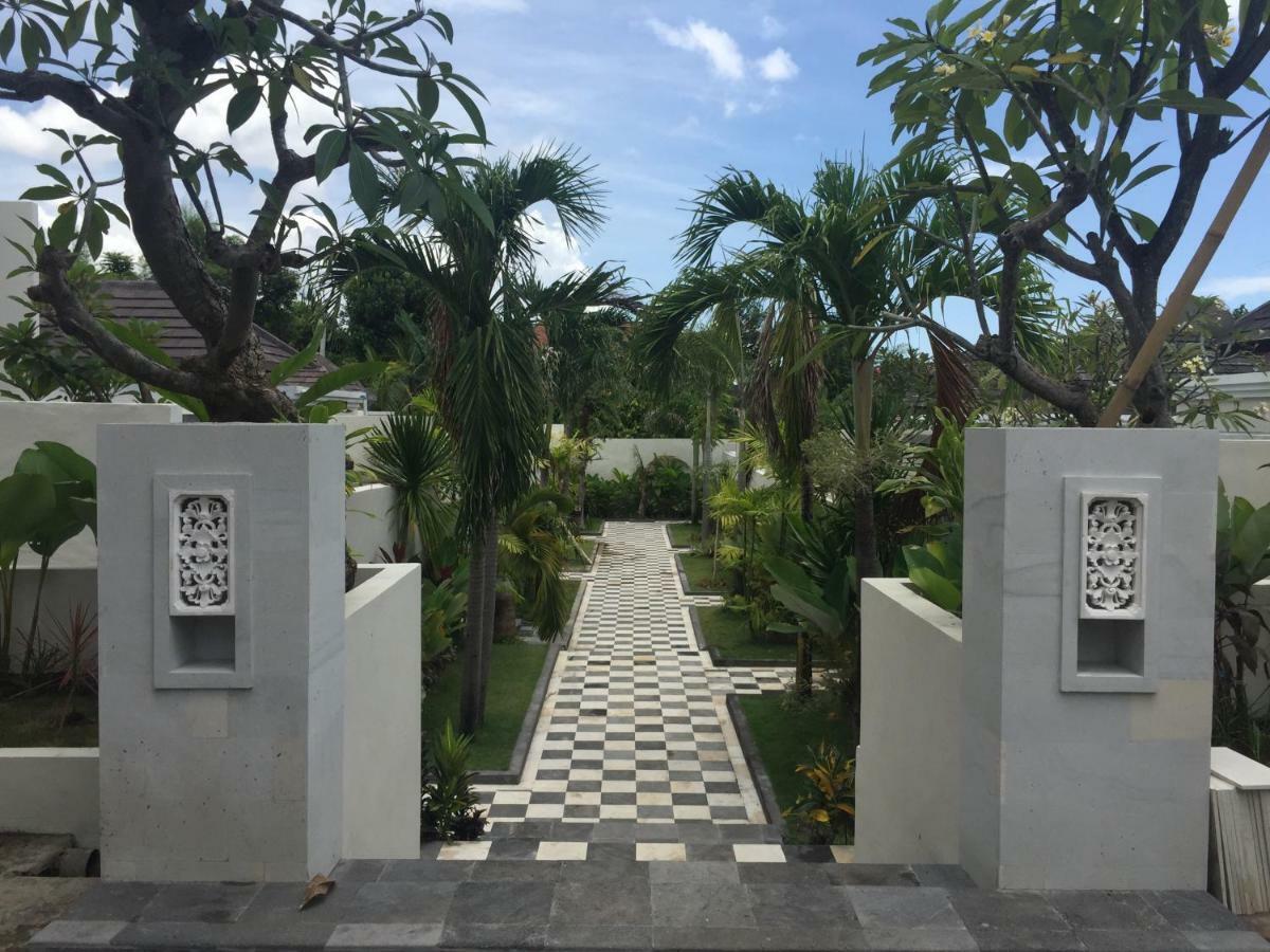 The Kayuputih Villa Lovina Exterior foto